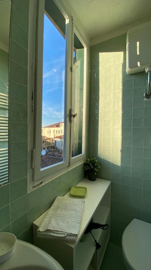 Ca' Romantica - Big Appartment At Accademia Венеция Екстериор снимка